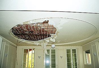 Denkmalgeschützte Mies-van-der-Rohe-Villa von 1917, Villa Urbig in Potsdam-Babelsberg, Fassaden, Terrassen, Interieur